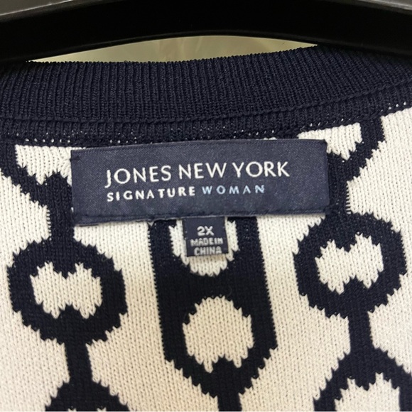 Designer most desirable jacket for women, fancy,  comfortable. Easy maintenance - Picture 4 of 5